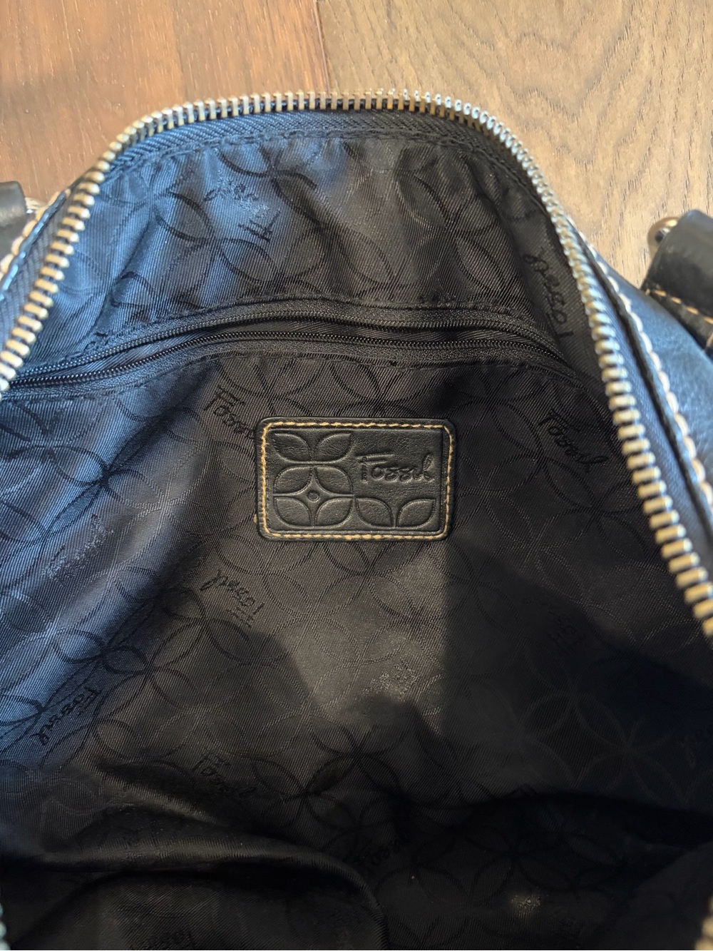 Fossil Black Leather Contrast Stitch Buckle Shoulder Bag Satchel - Picture 2 of 5